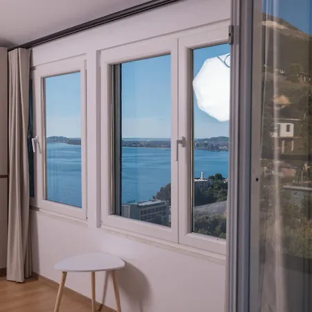 Luxury Sea View *